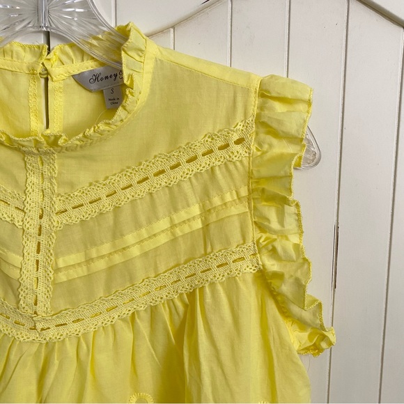 Honey & T Yellow Eyelet & Lace Babydoll Top Sleeveless High Neck Size Small NWT - Picture 3 of 12